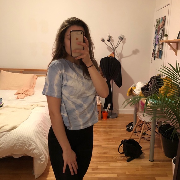 T-shirt. - Picture 2 of 5